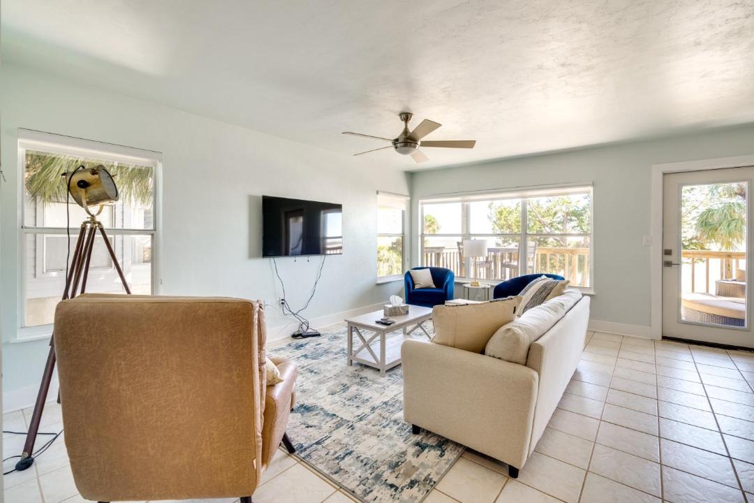 Photo of Livingroom in Cedar Key