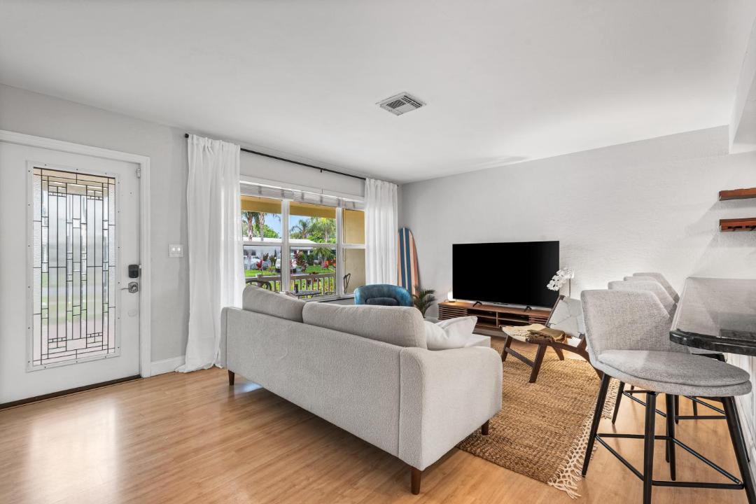 Photo of Livingroom in Garden Isles