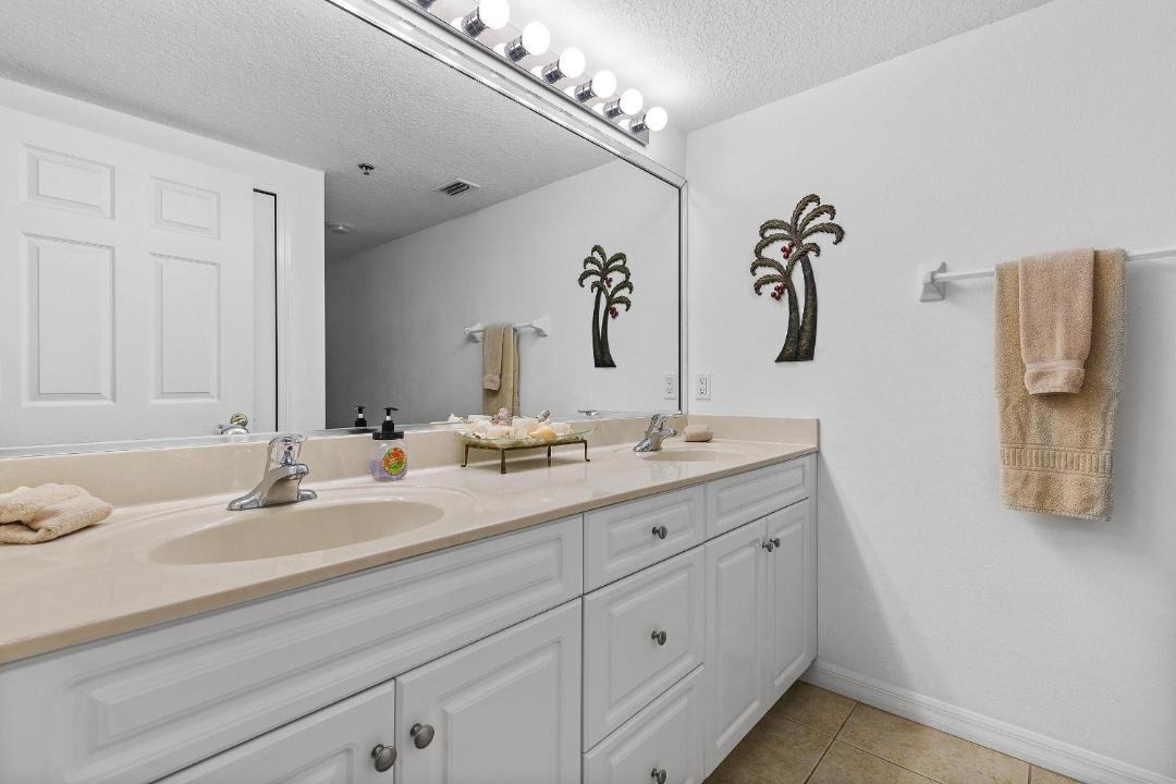 Photo of Bathroom in New Smyrna Beach