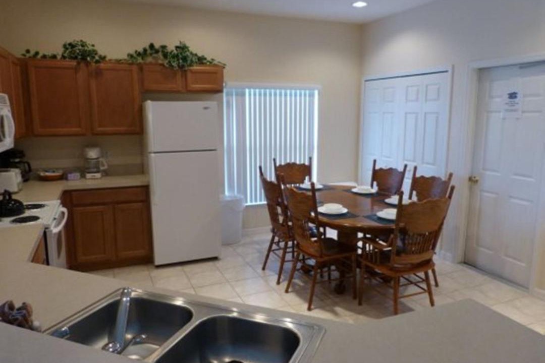 Photo of Livingroom in Four Corners