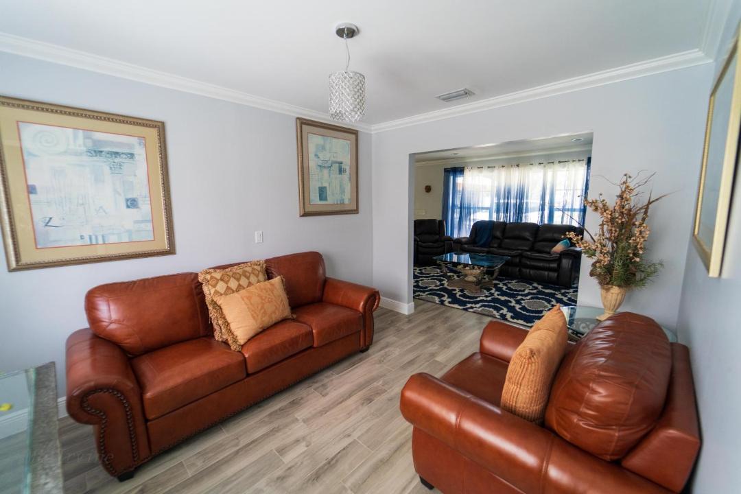 Photo of Livingroom in Florida Gardens