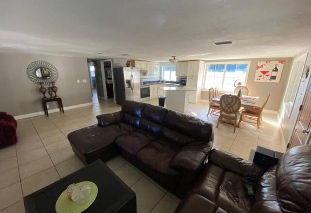 Photo of Livingroom in Wesley Chapel