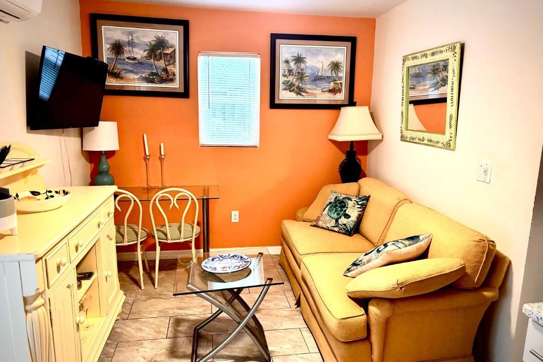 Photo of Livingroom in Gulf Gate Estates