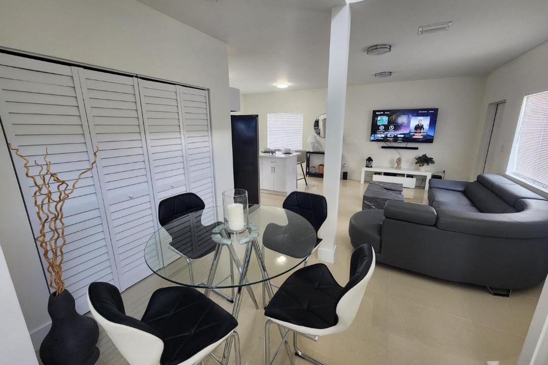 Photo of Livingroom in Gladeview