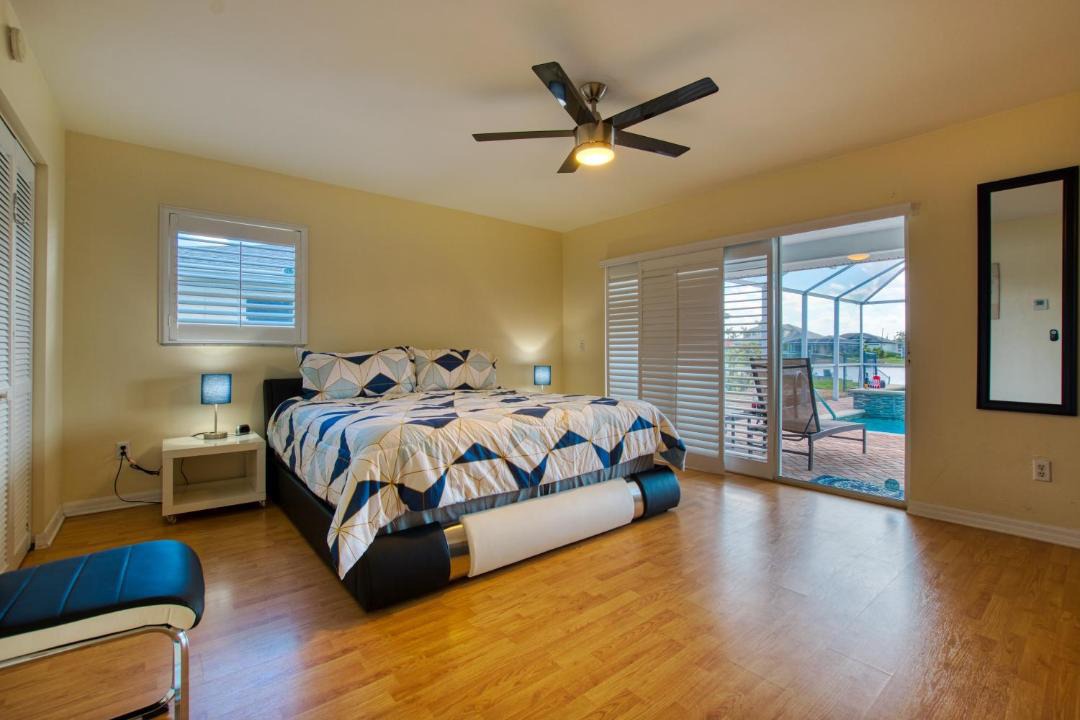 Photo of Bedroom in Yacht Club