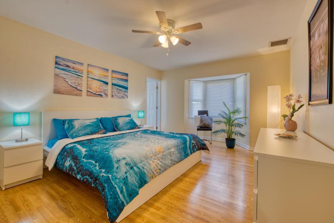Photo of Bedroom in Yacht Club