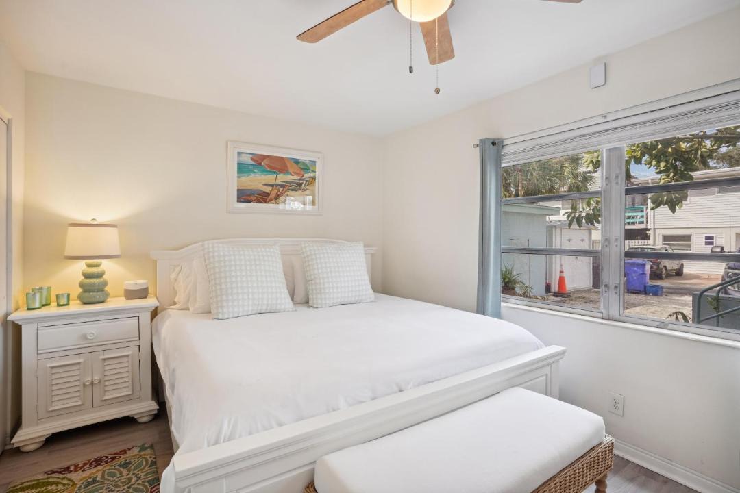 Photo of Bedroom in Gulfport