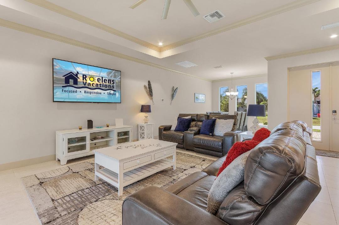 Photo of Livingroom in Caloosahatchee