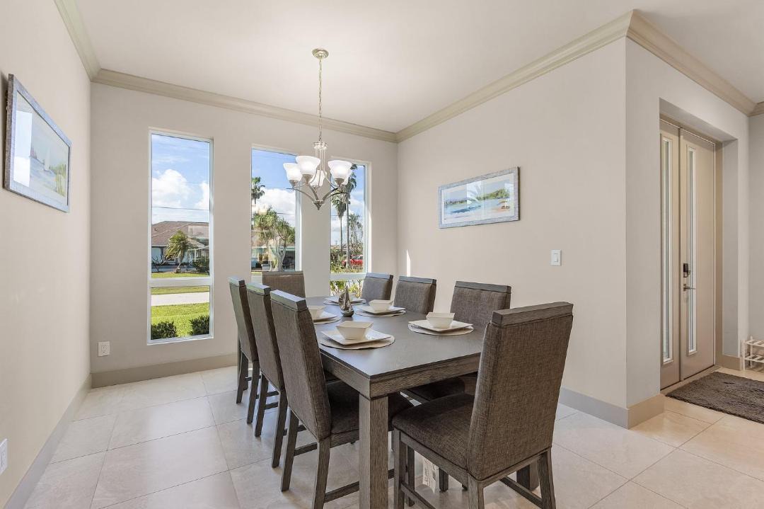 Photo of Livingroom in Caloosahatchee