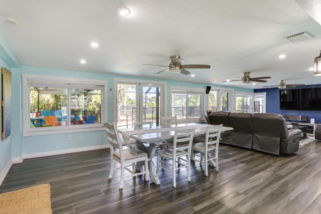 Photo of Livingroom in Edgewater