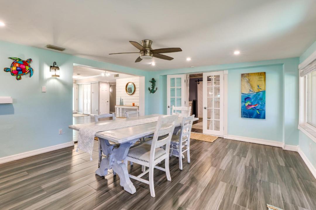 Photo of Livingroom in Edgewater