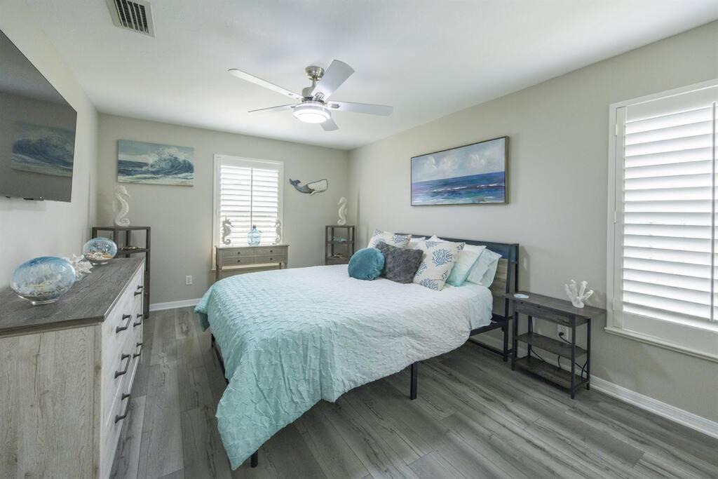 Photo of Bedroom in Isles of Capri