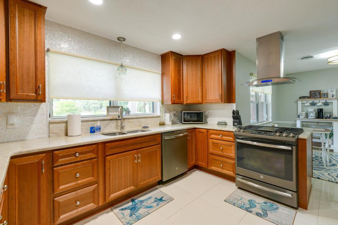 Photo of Kitchen in Putnam Hall