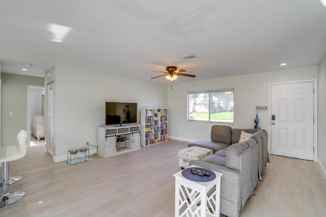 Photo of Livingroom in San Carlos Park