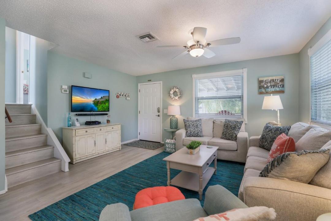 Photo of Livingroom in Holmes Beach