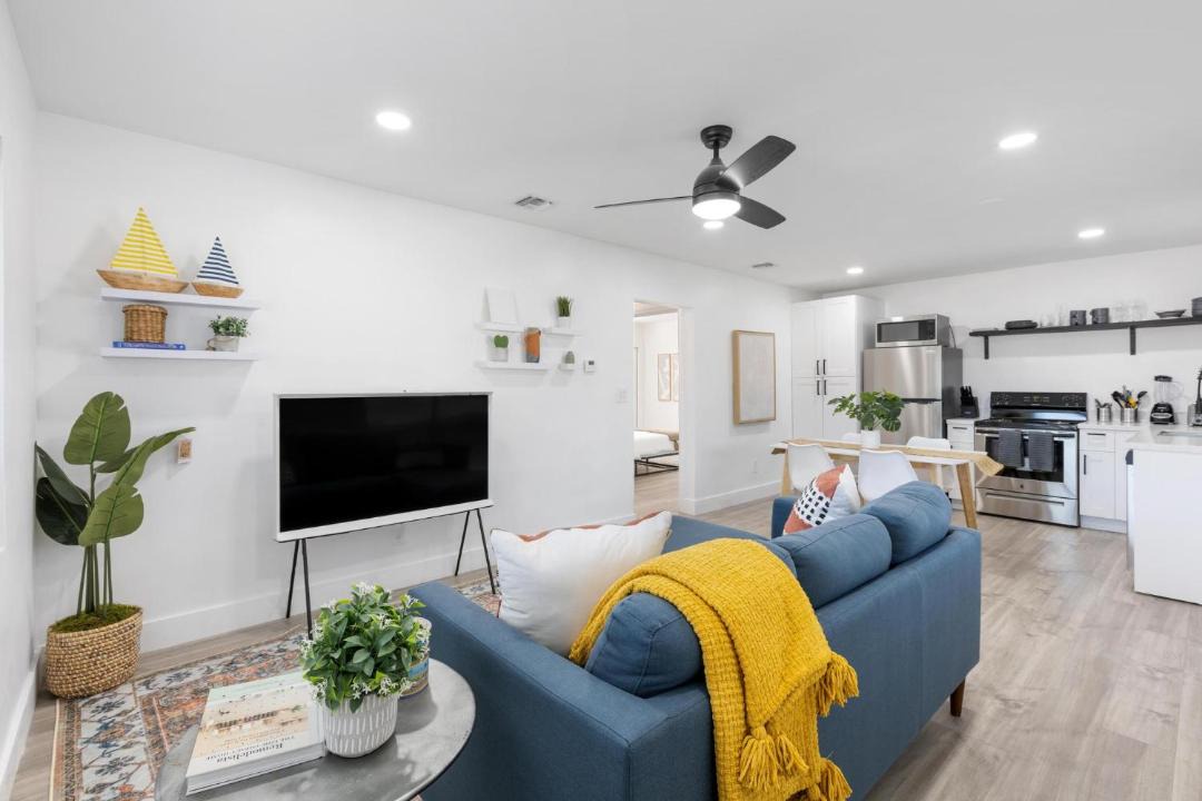 Photo of Others in Poinsettia Heights