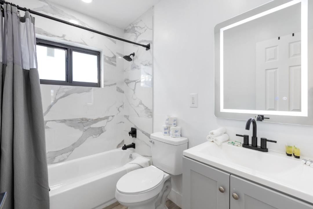 Photo of Bathroom in Poinsettia Heights