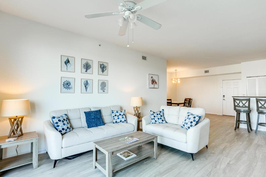 Photo of Livingroom in East Ocean Ave