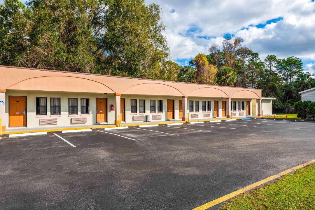 Photo of Buildings in Crystal River