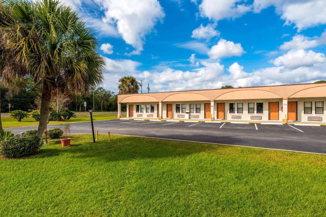 Photo of Buildings in Crystal River