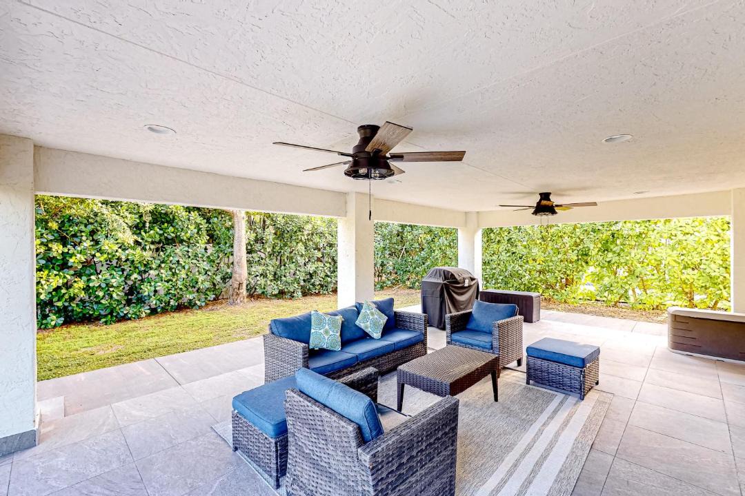 Photo of Patio Balcony in Isles of Capri