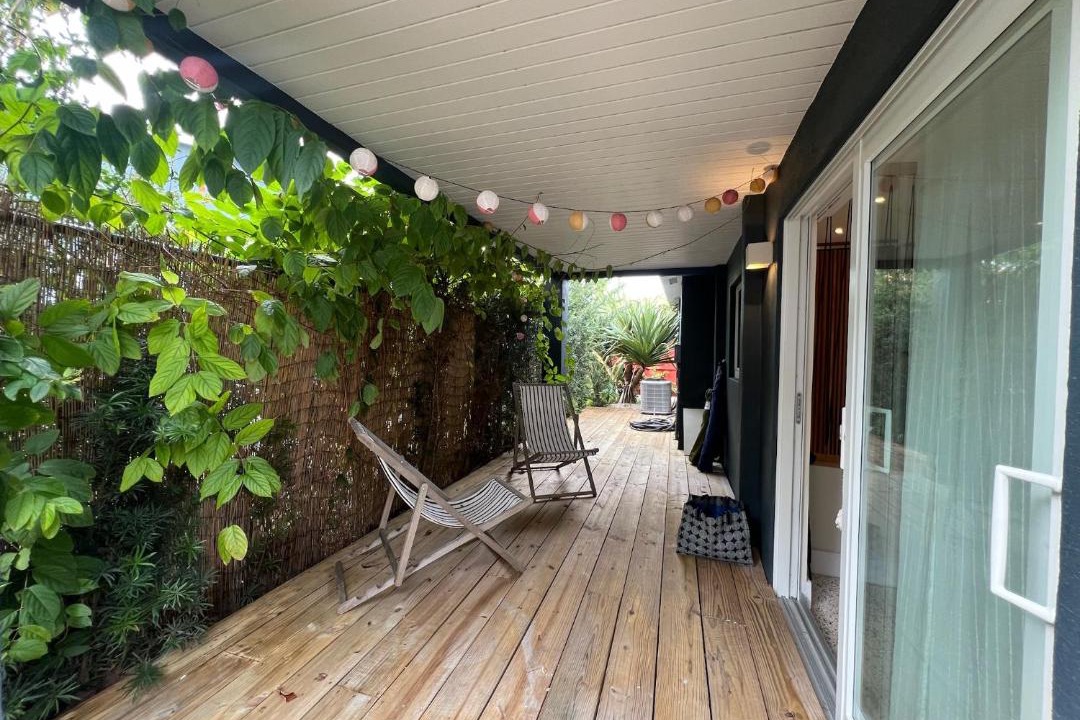 Photo of Patio Balcony in The Roads