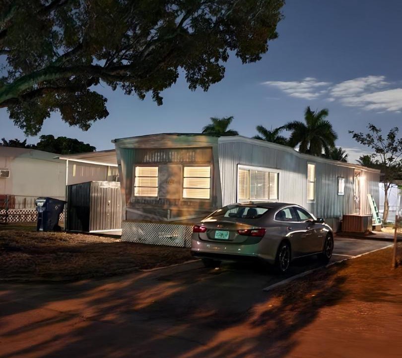 Photo of Buildings in Tamiami