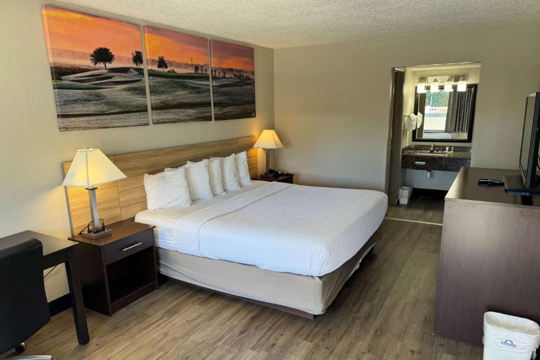 Photo of Bedroom in Brooksville