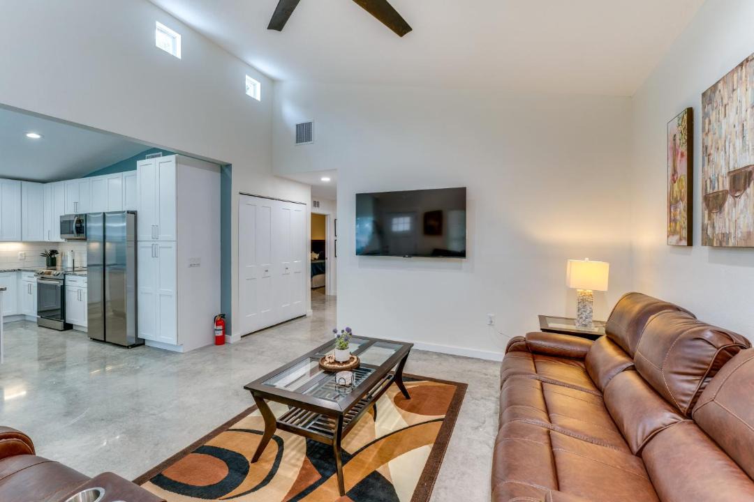 Photo of Livingroom in Holly Hill