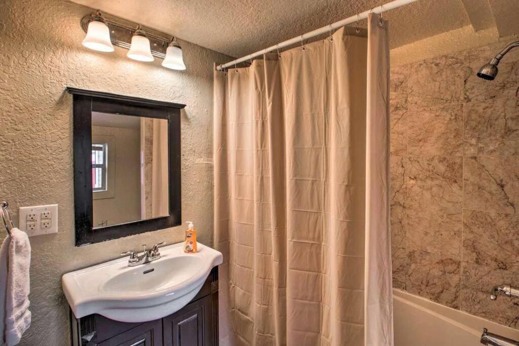 Photo of Bathroom in Southwest