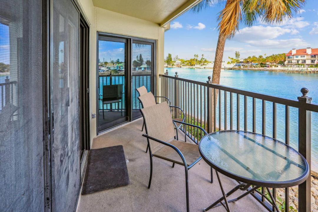 Photo of Patio Balcony in Sunset Beach
