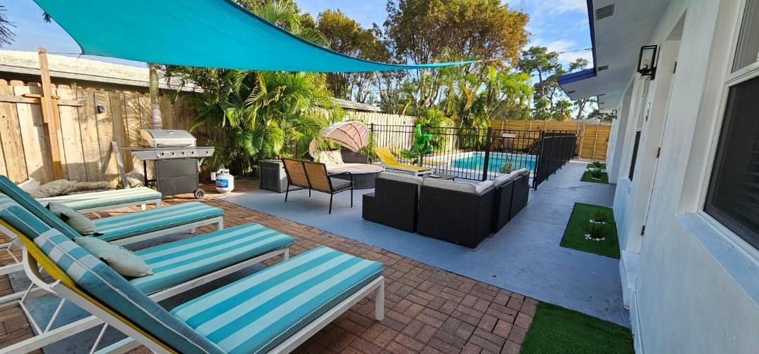 Photo of Patio Balcony in Central Oakland Park