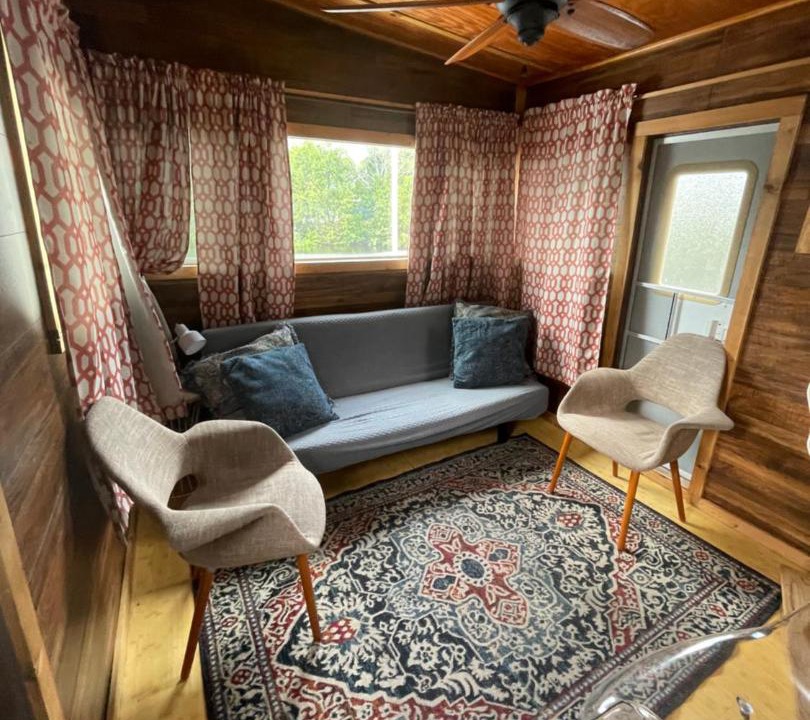 Photo of Livingroom in Sailboat Bend