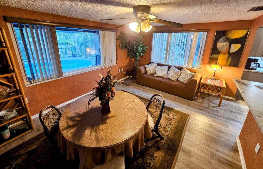 Photo of Livingroom in Lakewood Villas