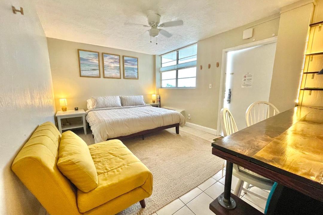 Photo of Livingroom in Bostwick Park