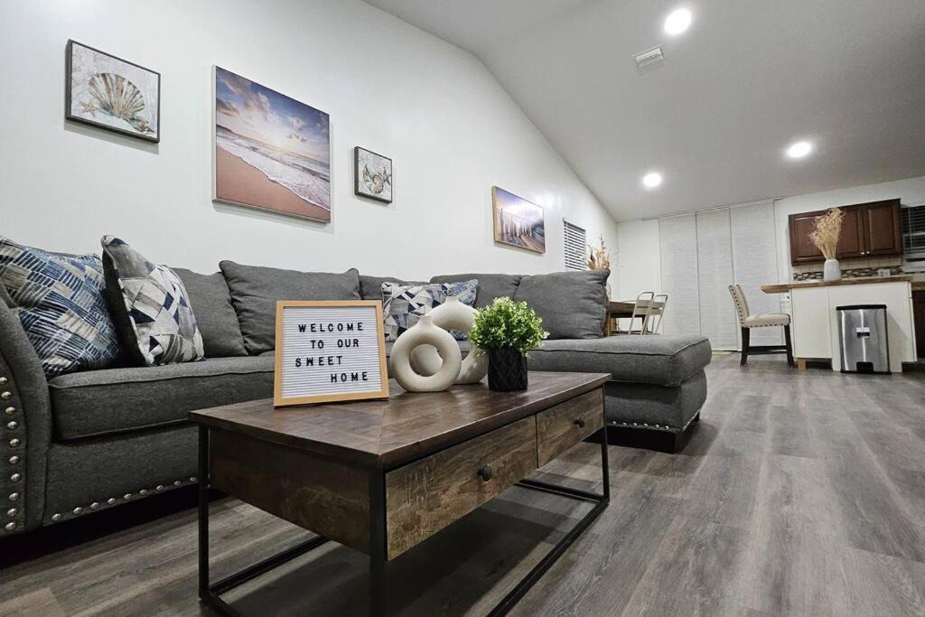 Photo of Livingroom in Northside