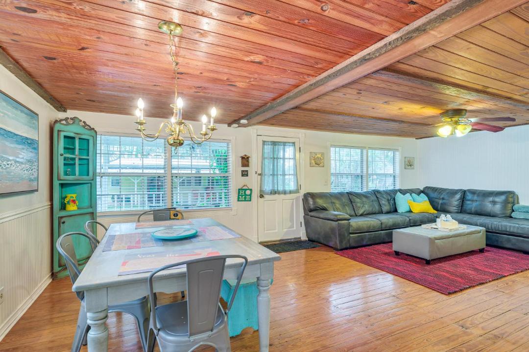 Photo of Livingroom in Inglis