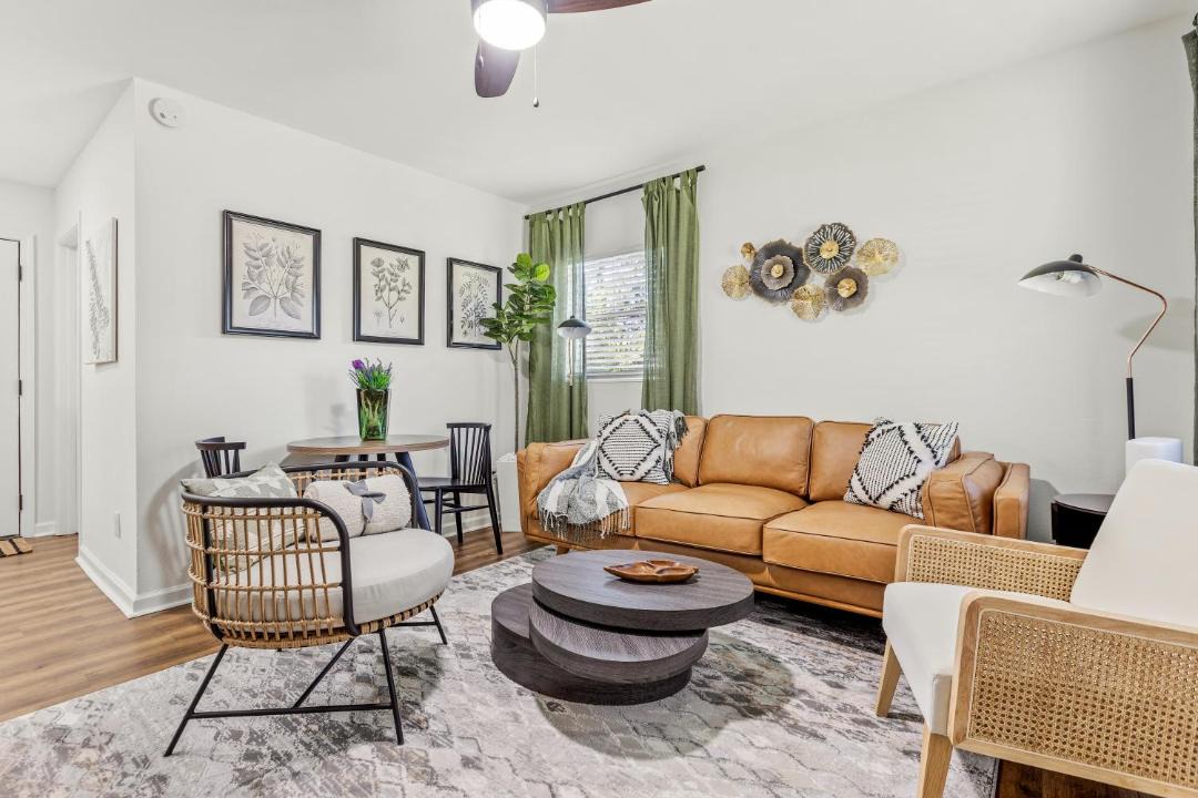 Photo of Livingroom in Tallahassee