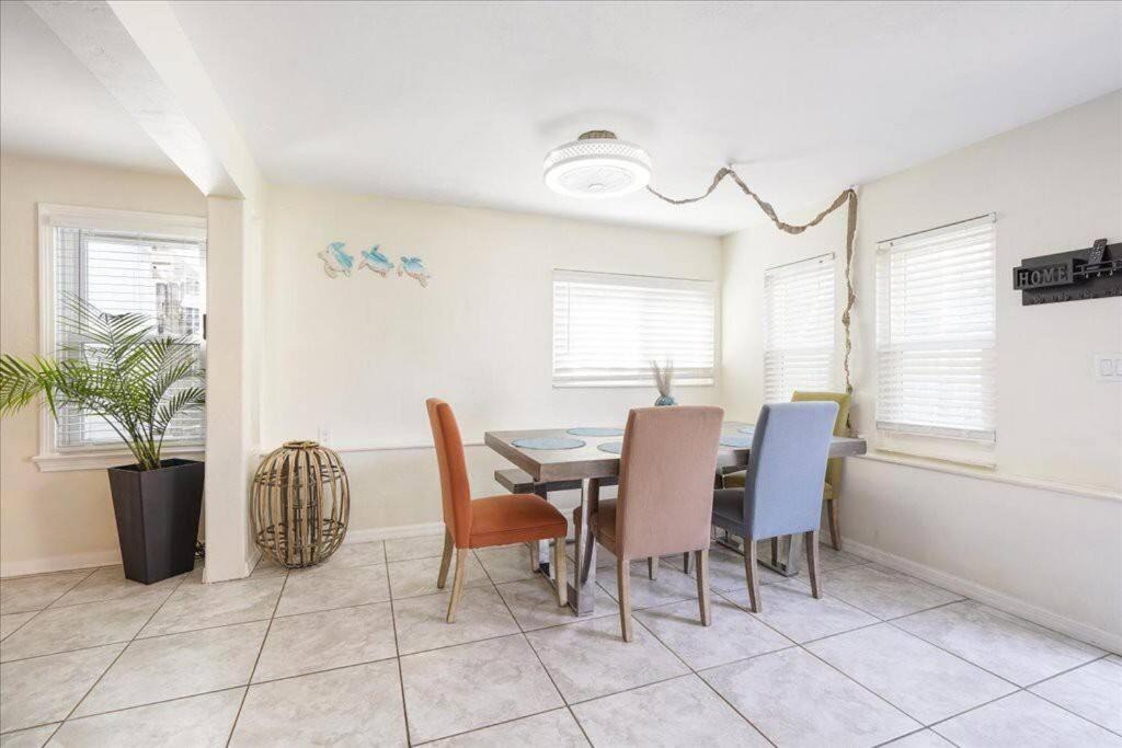 Photo of Livingroom in Seabreeze Historic District