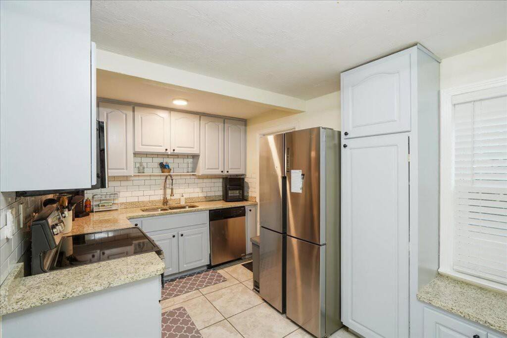 Photo of Kitchen in Seabreeze Historic District