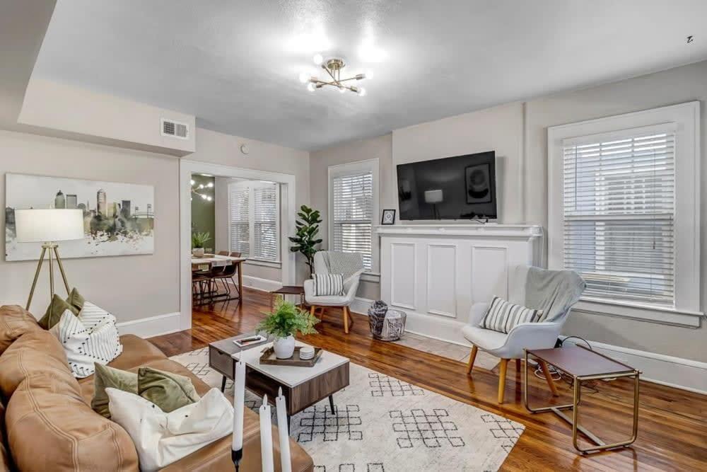 Photo of Livingroom in Murray Hill
