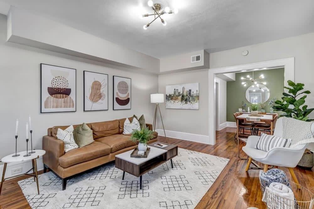 Photo of Livingroom in Murray Hill