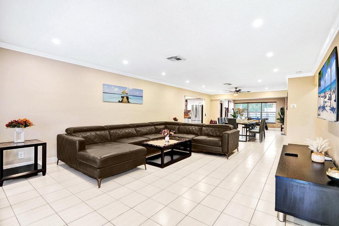 Photo of Livingroom in South Lake