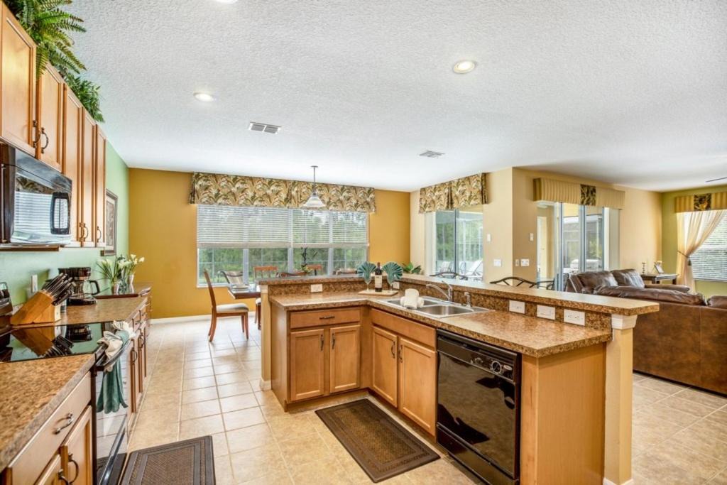 Photo of Kitchen in Watersong