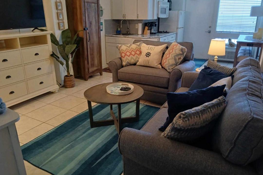 Photo of Livingroom in South Peninsula Historic District