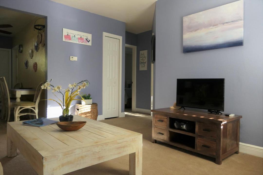 Photo of Livingroom in Altamont Manor