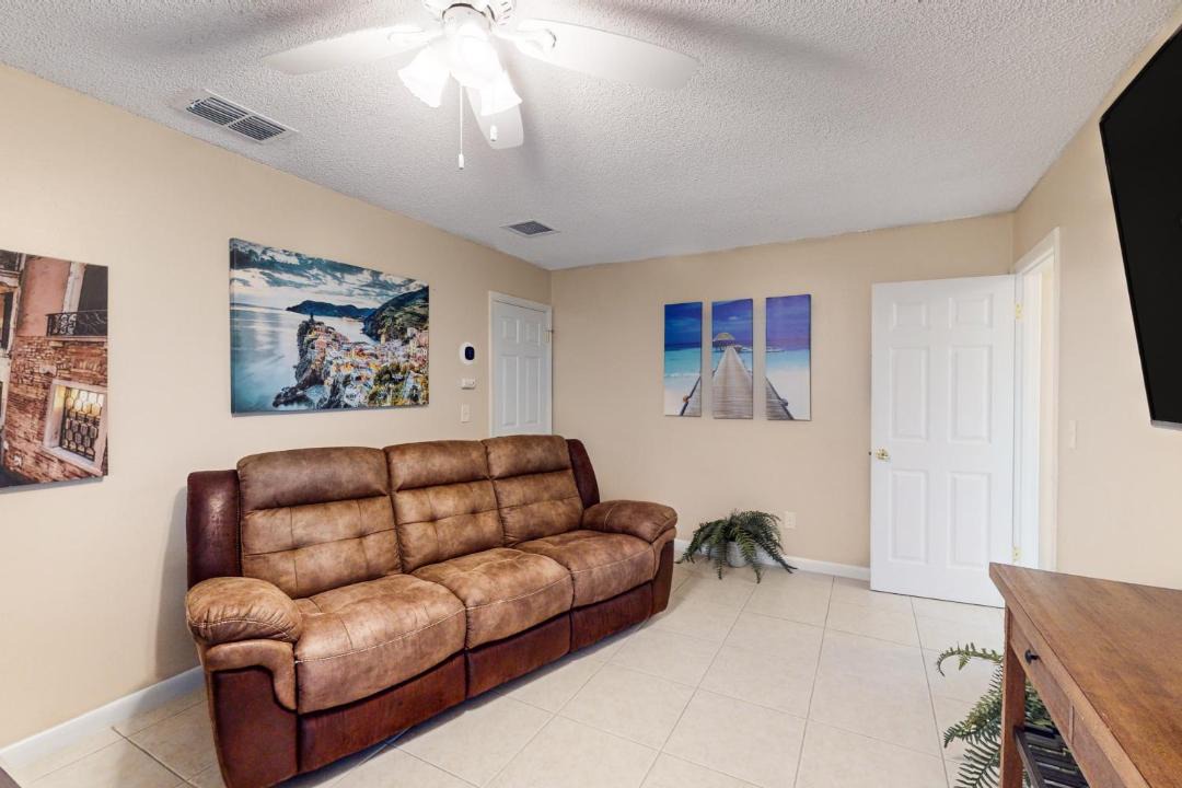 Photo of Livingroom in Longwood