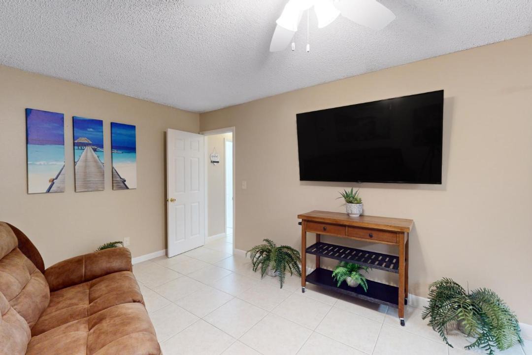 Photo of Livingroom in Longwood