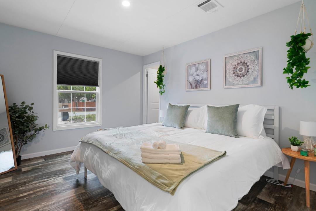 Photo of Bedroom in Moon Lake Estates