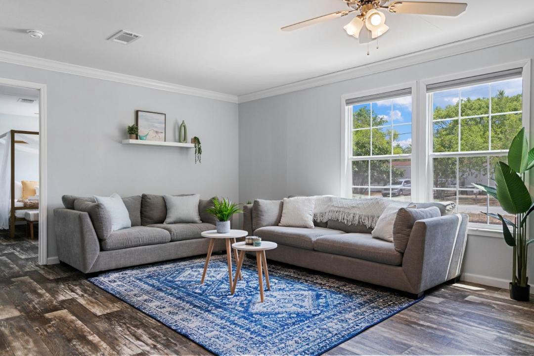 Photo of Livingroom in Moon Lake Estates
